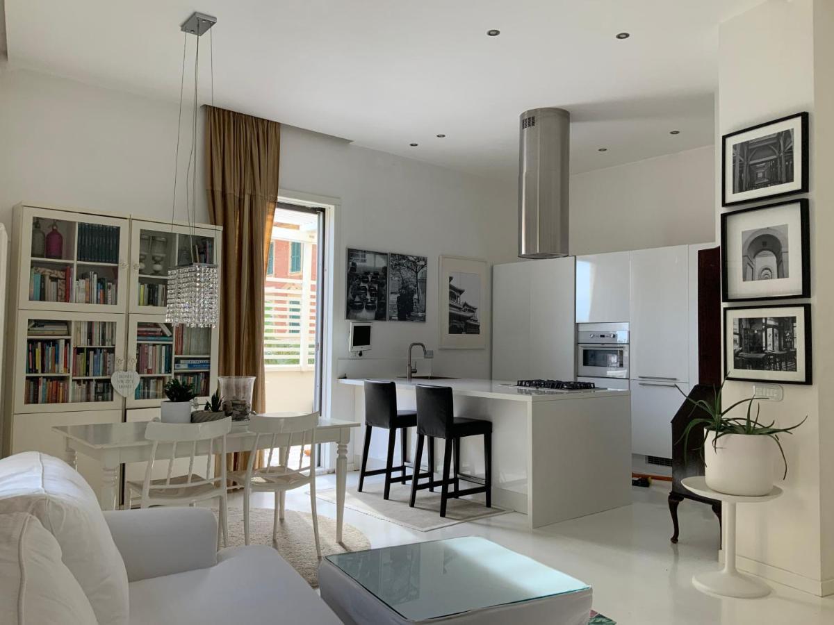 Rome, Beautiful Apartment In A Vintage Building Lido di Ostia Kültér fotó