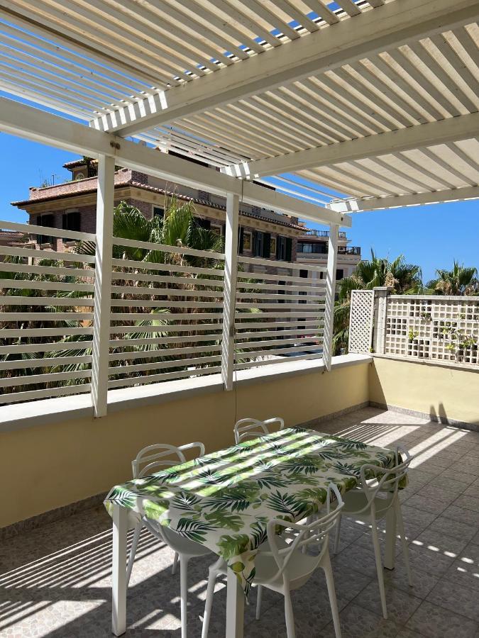 Rome, Beautiful Apartment In A Vintage Building Lido di Ostia Kültér fotó