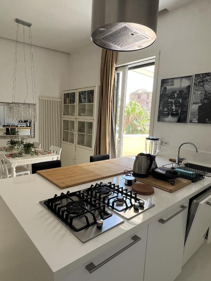 Rome, Beautiful Apartment In A Vintage Building Lido di Ostia Kültér fotó