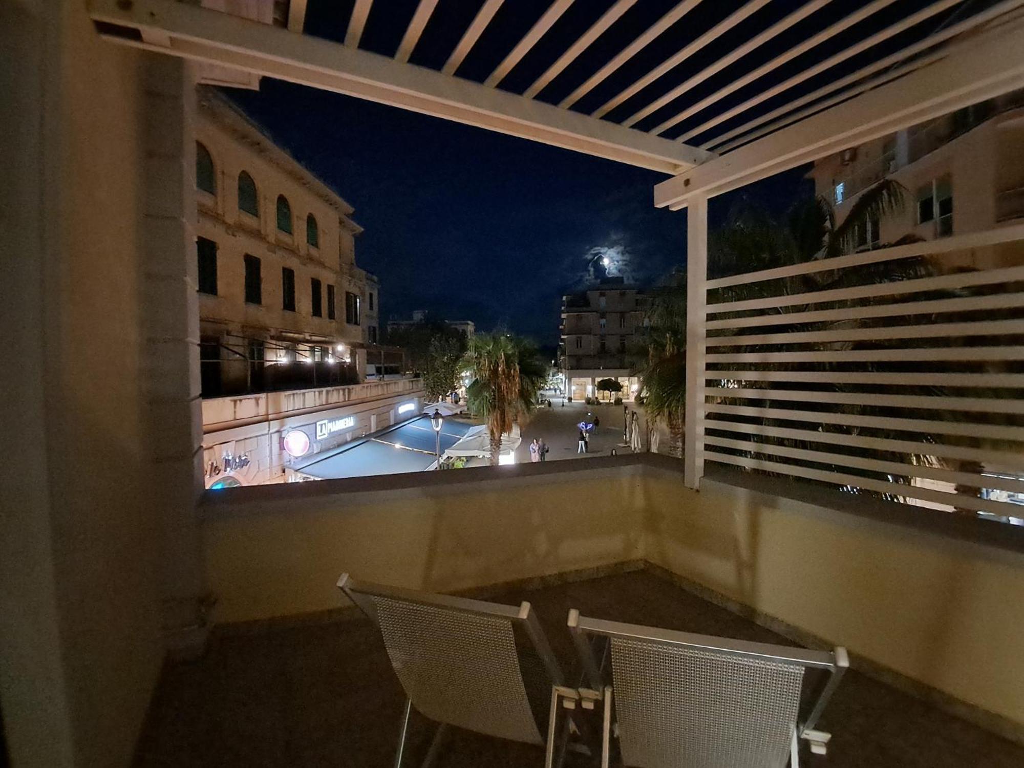Rome, Beautiful Apartment In A Vintage Building Lido di Ostia Kültér fotó